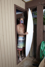 SHAPING A SURF BOARD.  NORTH SHORE (North Shore - Oahu Island - Hawaii-USA)