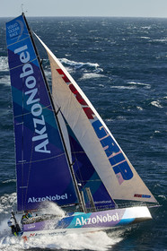 THM-17_107461_VOR-LISBON-LEG2start