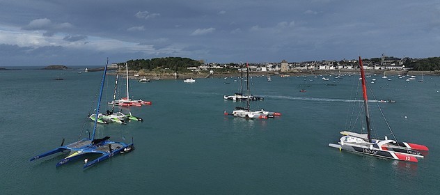 22_37158   © Thierry Martinez.DINARD, FRANCE.9 Novembre  2022Départ de la 12éme ROUTE DU RHUM, transatlantique course à la voile en solitaire de St Malo(FRA)  à Pointe à Pitre (FRA-Guadeloupe) 3.543 milles nautiques.La flotte des Ultimes en attente à Dinard.