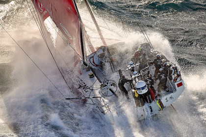 THM-17_107618_VOR-LISBON-LEG2start