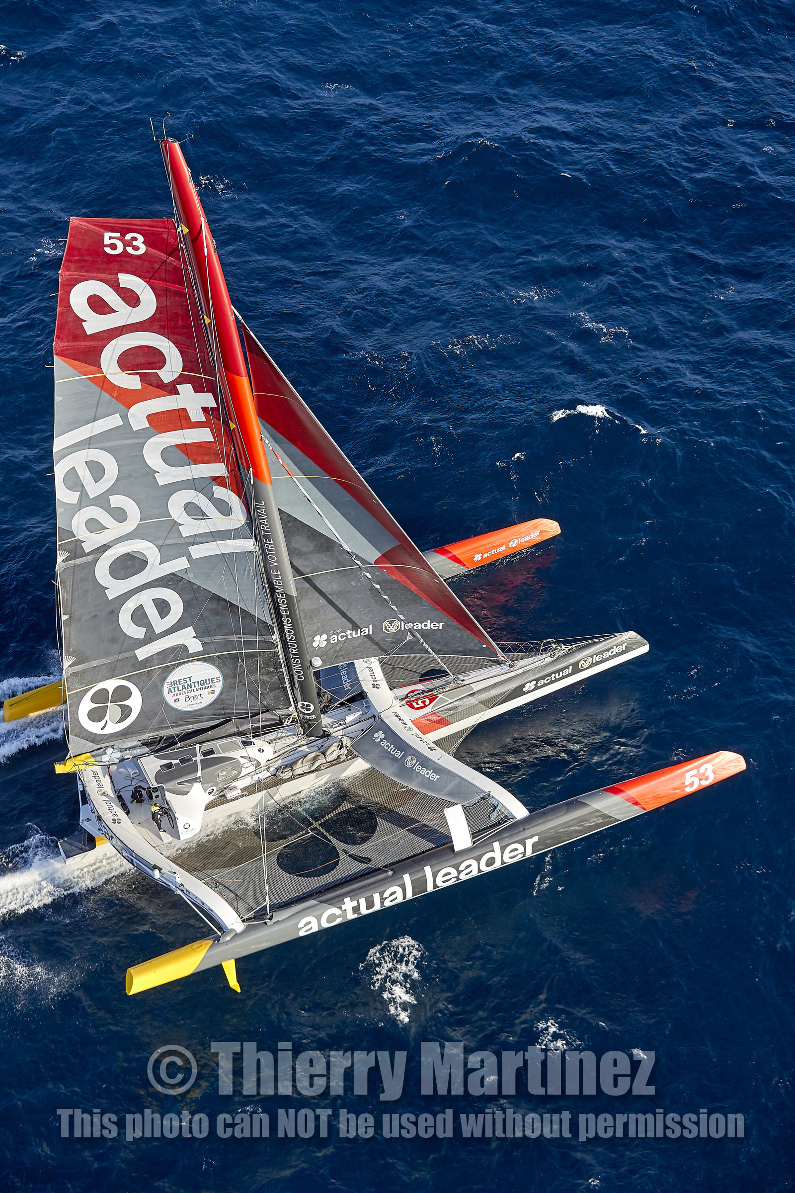 « ULTIM ACTUAL LEADER , Skipper Yves Le Blevec.