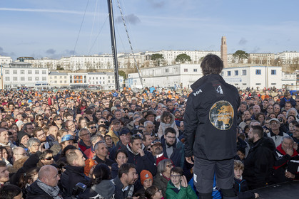 Single-handed sailing round the world record .