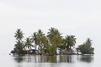 15_024415  ©ThMartinez Sea&Co.  RAIATEA - ILES SOUS LE VENT. POLYNESIE FRANCAISE .  2 Février 2015. ..MOTU dans le lagon de Raiatea.