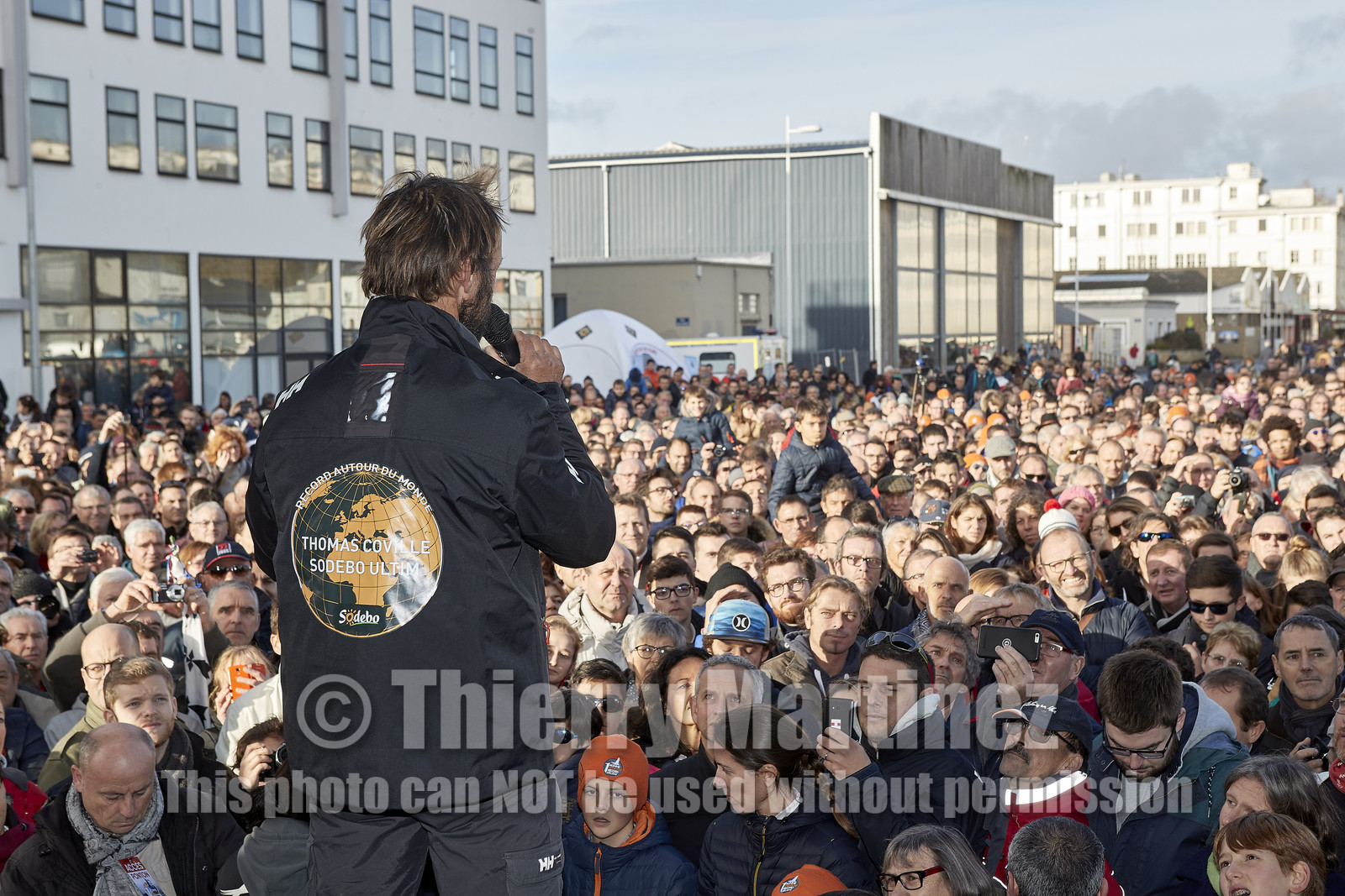 Single-handed sailing round the world record .