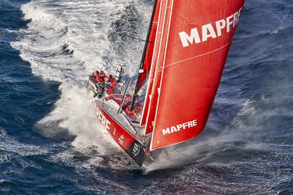 THM-17_106815_VOR-LISBON-LEG2start