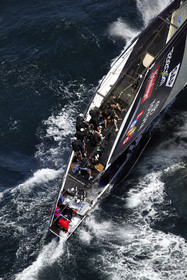 03_0164D ©Th.Martinez - Auckland (NZ) . America's Cup 2003. 15th February 2003. Day 1..Alinghi (SUI 64) vs Team NZ (NZL 82) .NZL 82 in first minutes of Race 1 before retiring on damage. Alinghi 1- Team NZ 0.