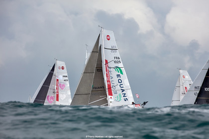 23_22469   © Thierry Martinez. LES SABLES D'OLONNE, 85 - FRANCE 25 septembre 2023.Départ MINI TRANSAT 2023. Départ du Dimanche 24 septembre retardé au Lundi 25 Sept .Les Sables d’Olonne (FRA)    Santa Cruz de la Palma ( Canaries)    St François ( Guadeloupe): 4050 NM.