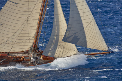 THM-21_23027_VOILES ST TROPEZ DAY 2 HELI