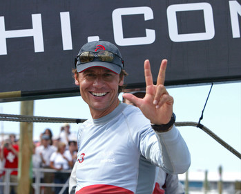 03_0969D © Th.Martinez . Auckland   New Zealand. 18th February 2003 America's Cup 2003, Day 3 Alinghi(SUI64) vs Team New Zealand(NZL82) Enesto Bertarelli, showing the number of victory agaisnt Team New Zealand
