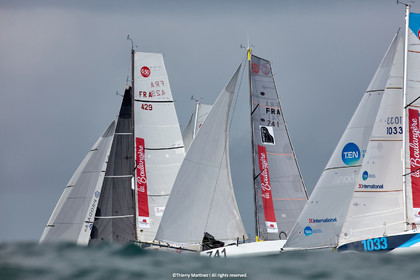 23_22408   © Thierry Martinez. LES SABLES D'OLONNE, 85 - FRANCE 25 septembre 2023.Départ MINI TRANSAT 2023. Départ du Dimanche 24 septembre retardé au Lundi 25 Sept .Les Sables d’Olonne (FRA)    Santa Cruz de la Palma ( Canaries)    St François ( Guadeloupe): 4050 NM.