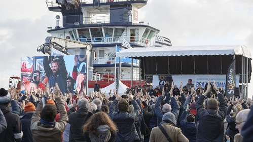 Single-handed sailing round the world record .