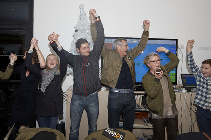 Single-handed sailing round the world record .