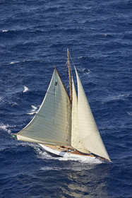 THM-21_23109_VOILES ST TROPEZ DAY 2 HELI