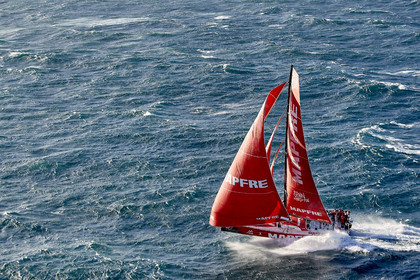 THM-17_106955_VOR-LISBON-LEG2start