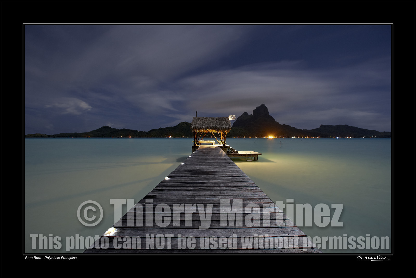 Photo disponible en tirage photo Fine Art,tirage original limités à 30 exemplaires.Chaque tirage est numéroté avec certificat d’authenticité signé.Pour choisir le format et support merci d'utiliser le caddie à coté de la photo.Formats disponibles : Tirage sur papier ( tirage seul) :  30x45 cm   40x60 cm  60x90 cm. Vous pouvez choisir le tirage avec un fond blanc ou noir , à votre convenance. Tirage sur papier contrecollé sur Dibond ( pas de bord blanc ou noir autour de l'image), avec système d'attache au dos:  30x45 cm   40x60 cm  50x75 cm  80x120cm.Tirage sur toile ( Canvas) monté sur chassis bois (pas de bord blanc ou noir autour de l'image), avec système d'attache au dos :  50x75 cm  80x120cm.Expédition ( Dans le monde entier): Colissimo (assurance) avec signature à réception. 48h pour la France métropolitaine.Il est possible de récupérer les tirages à La Galerie du Golfe (sans frais d'expèdition).Conditionnement tirages seuls: tube cylindrique renforcé + boite.