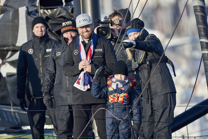 THM-17_003320_VendeeGlobeFinish-2