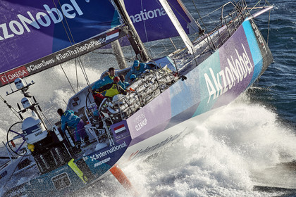 THM-17_108429_VOR-LISBON-LEG2start