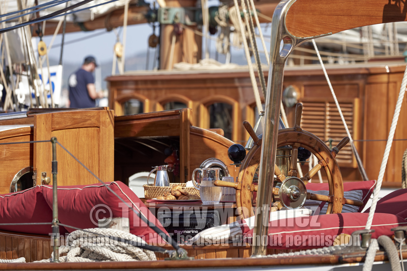 THM-21_23939_VOILES ST TROPEZ