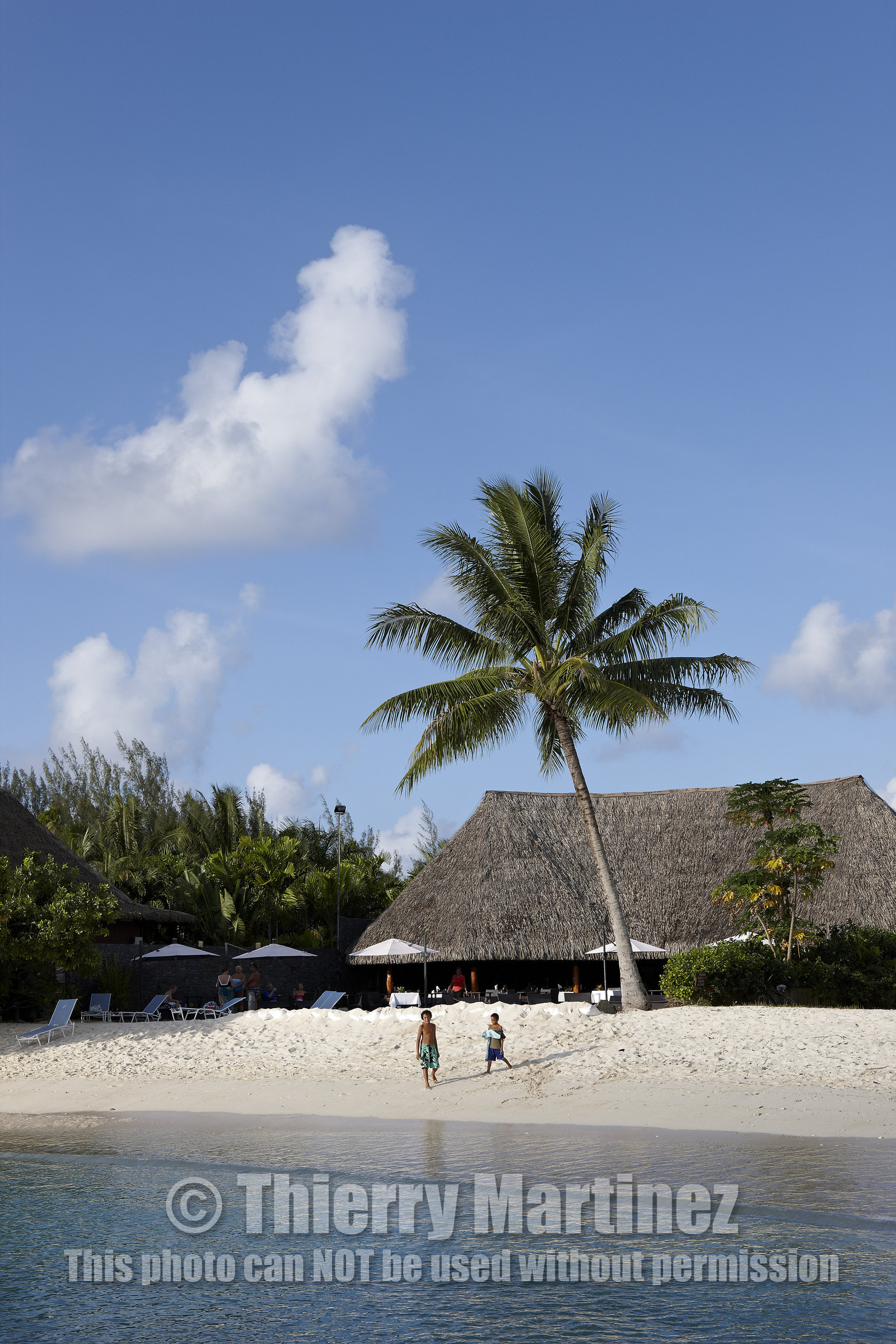 15_023537  ©ThMartinez Sea&Co.  HUAHINE - ILES SOUS LE VENT. POLYNESIE FRANCAISE . 31 January 2015. .Village de FARE.