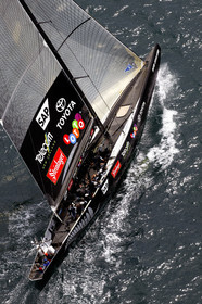 03_0186D ©Th.Martinez - Auckland (NZ) . America's Cup 2003. 18th February 2003. Day 3..Alinghi (SUI 64) vs Team NZ (NZL 82) ..