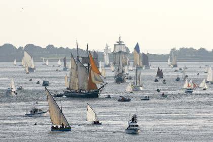 Semaine du Golfe 2015. Parade d'arrivée de la flotte.