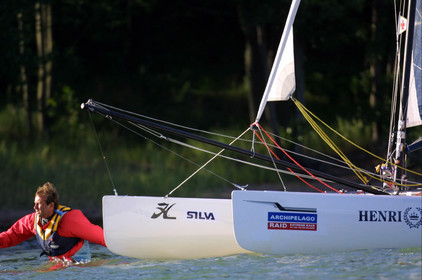 01_0491D-©ThMartinez- Sweden 1st 3rd August 2001. Archipelago Raid (Catamaran Formula 18) .Björn Hansen (SWE) arriving in Galö check point