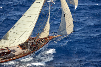 THM-21_22989_VOILES ST TROPEZ DAY 2 HELI