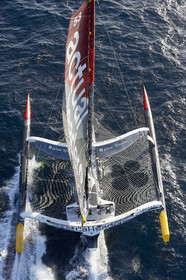 « ULTIM ACTUAL LEADER , Skipper Yves Le Blevec.